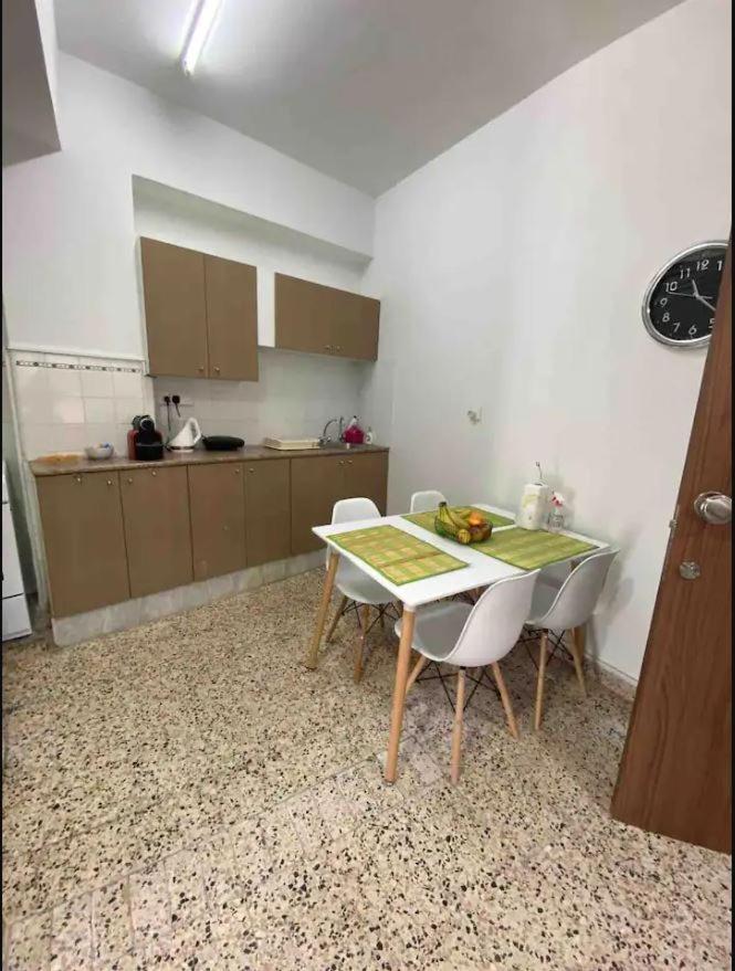 2 Bedroom Apt In Ermou 4 Minute Walk Beach Ларнака Екстериор снимка
