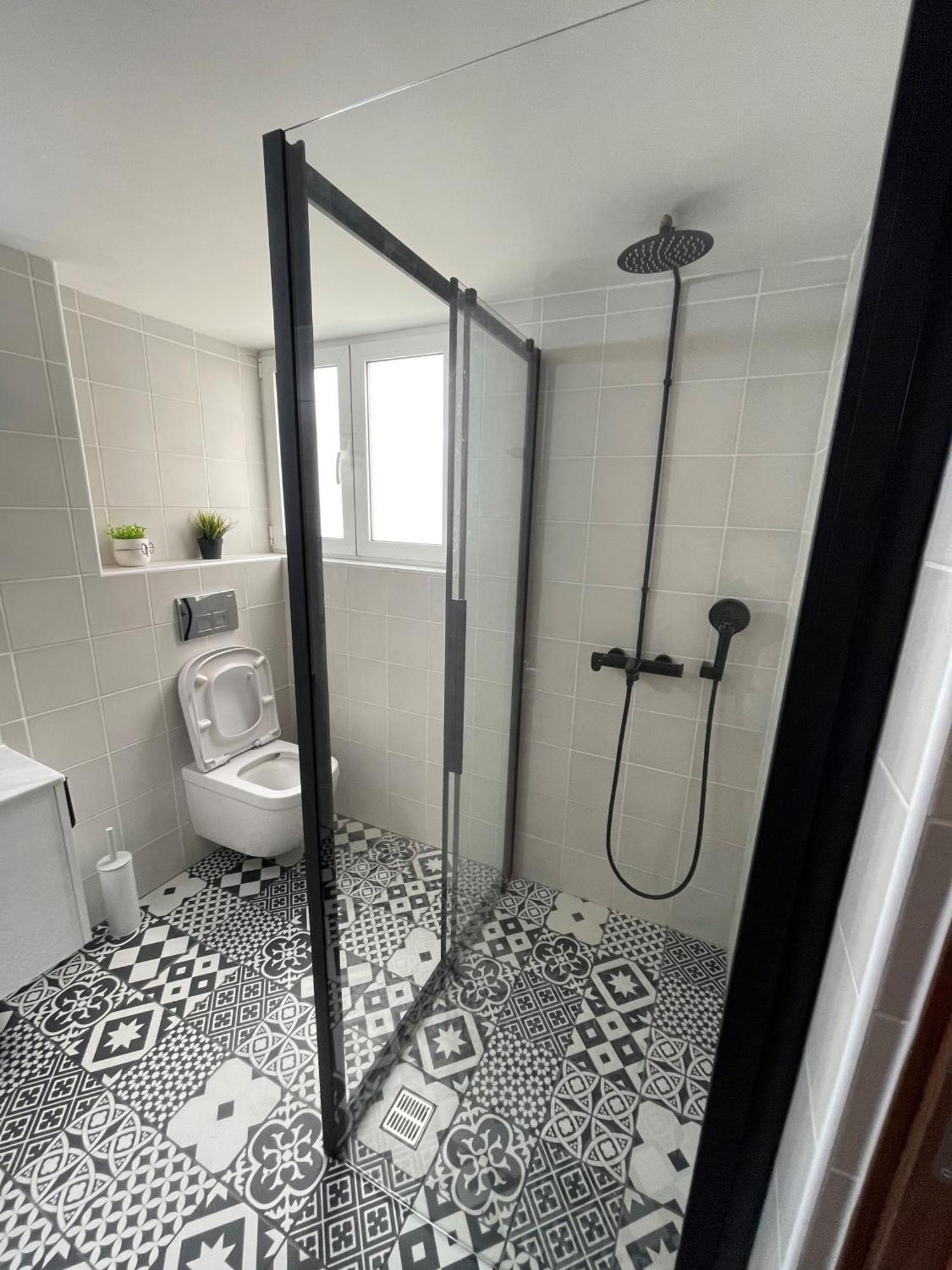 2 Bedroom Apt In Ermou 4 Minute Walk Beach Ларнака Екстериор снимка